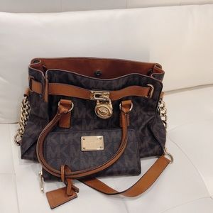 Michael Kors satchel and Wallet set!